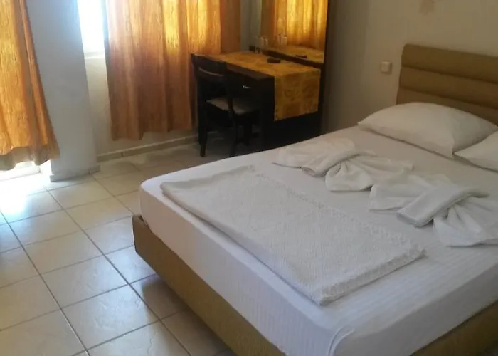 Hotel La *