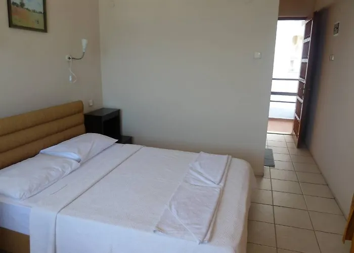 Hotel La *