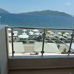 La Hotel *