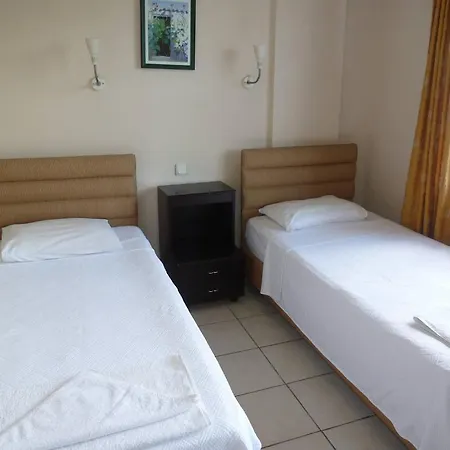 La Hotel *