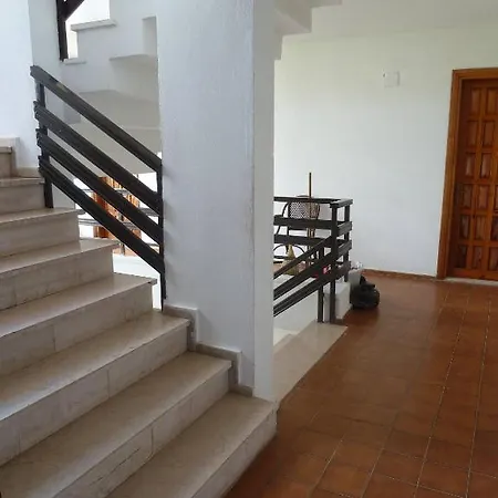 Hotel La *