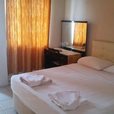 Hotel La *