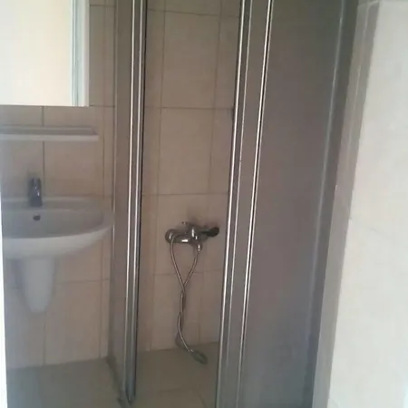 La Hotel *
