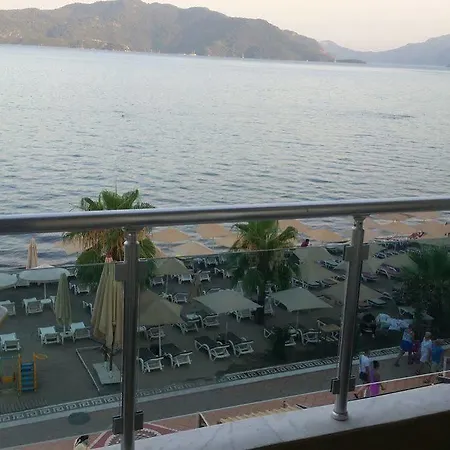 Hotel La *